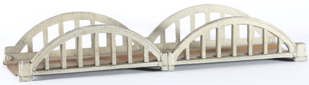 Ferrovie Elettriche in Miniatura (F.E.M.) tinplate H0 gauge double arch bridge #41