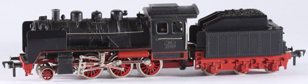 Vintage FLEISCHMANN H0 gauge train steam loco BR 24 001 #1350