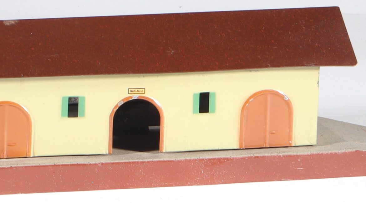 kallistoys-auctions-auktionen-antique-vintage-toys-antik-historisch-spielzeug-conti-co-mo-ge-italy-tinplate-blech-spur-h0-freight-station-guterbahnhof-1a