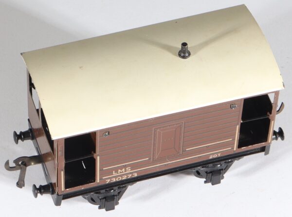 kallistoys-auctions-auktionen-antique-vintage-toys-antik-historisch-spielzeugbassett-lowke-england-0-gauge-tinplate-blech-brake-van-bremserwagen-lms-1360-0-1b