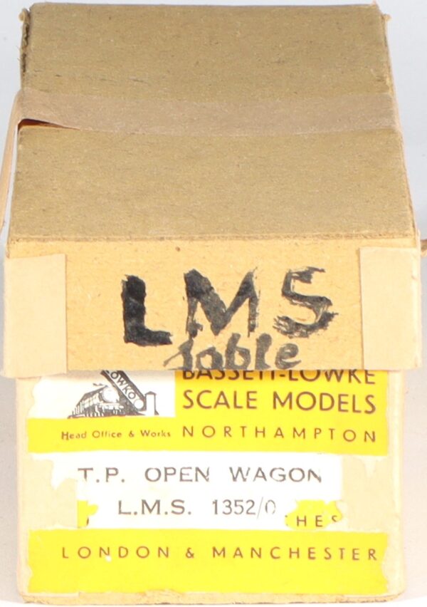 kallistoys-auctions-auktionen-antique-vintage-toys-antik-historisch-spielzeug-bassett-lowke-england-0-gauge-tinplate-blech-open-wagon-offener-guterwagen-lms-1352-0-1h