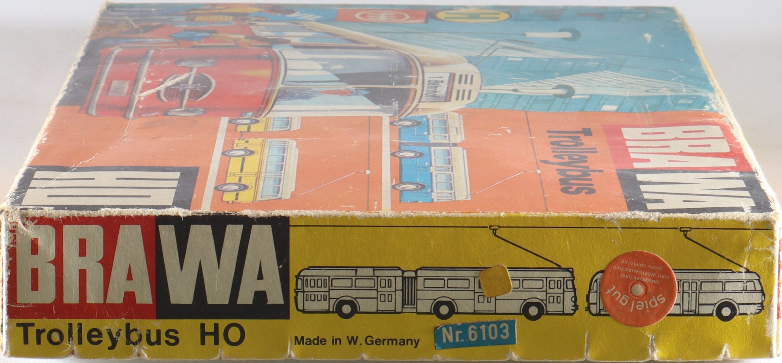 kallistoys-auctions-auktionen-antique-vintage-toys-antik-historisch-spielzeug-brawa-germany-trolleybus-spur-h0-gliederbus-6103-gelb-1e