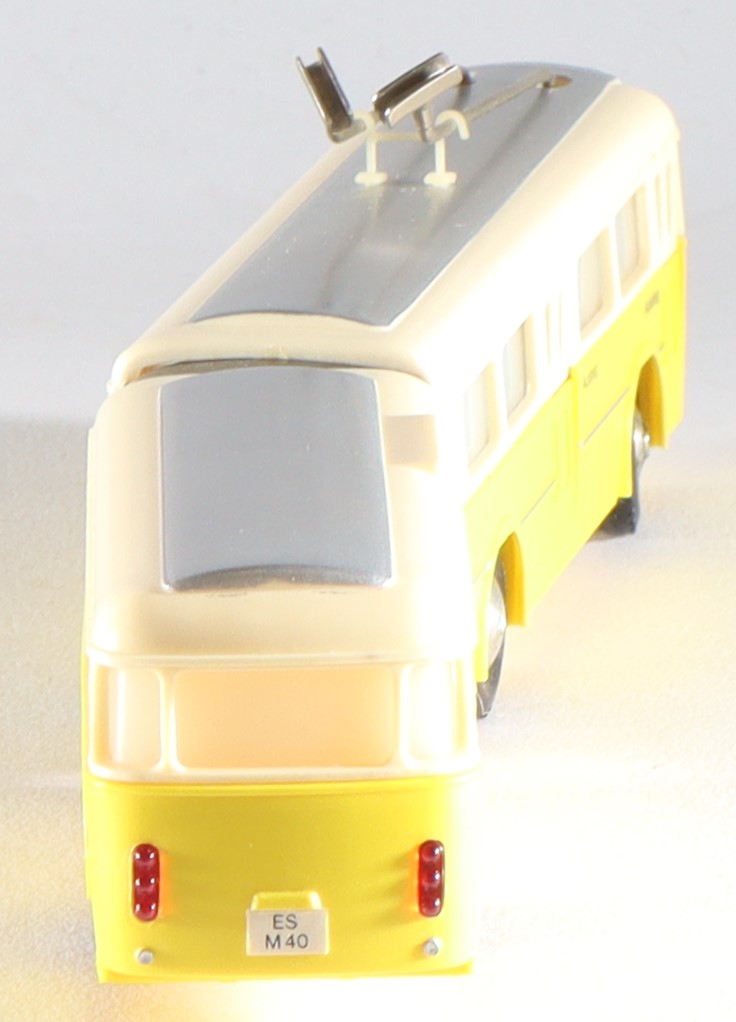 kallistoys-auctions-auktionen-antique-vintage-toys-antik-historisch-spielzeug-brawa-germany-trolleybus-spur-h0-gliederbus-6103-gelb-1l