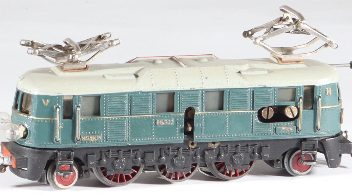 marklin-germany-spur-h0-diecast-zinkdruckguss-electric-loco-elektrolok-grunblau-hs-800-1a