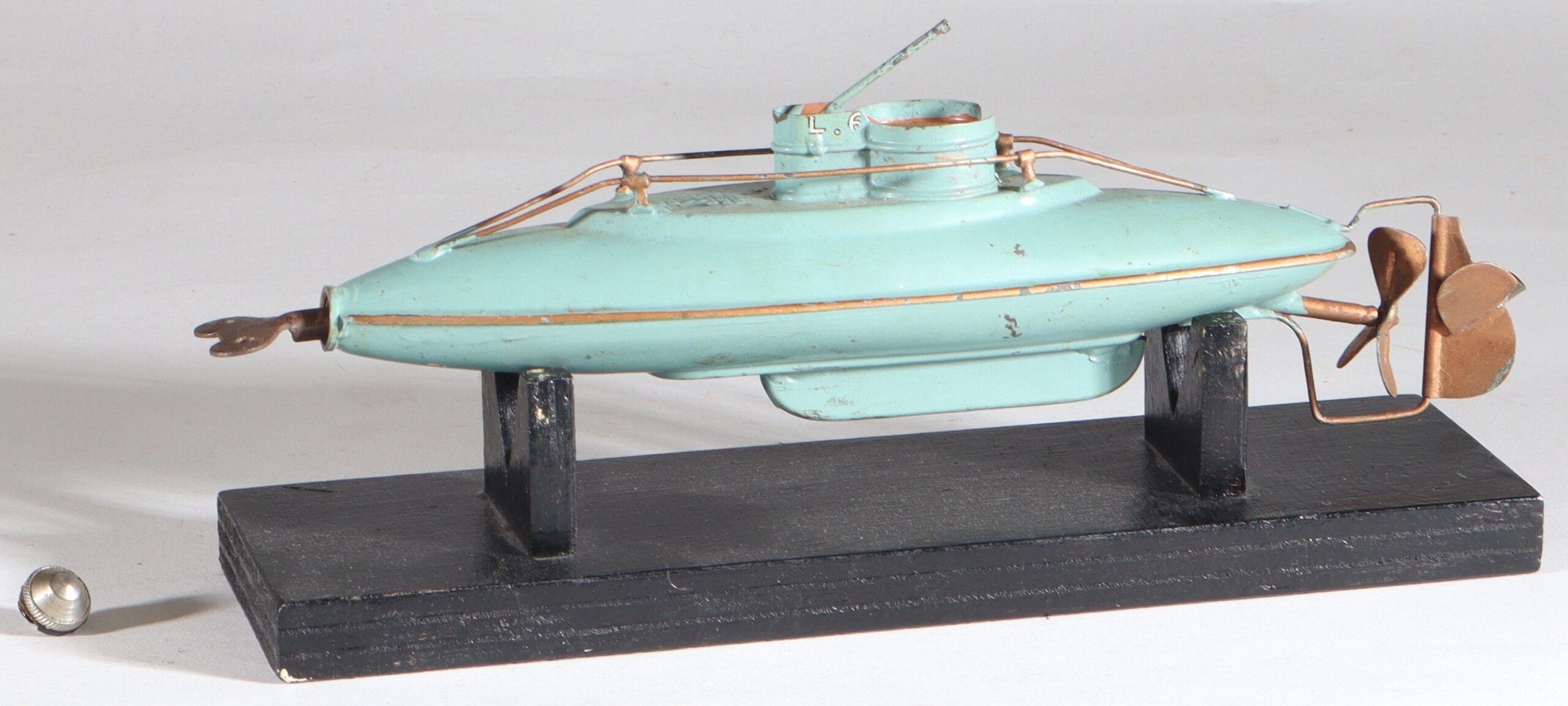 kallistoys-auctions-auktionen-antique-vintage-toys-antik-historisch-spielzeug-bing-germany-tinplate-blech-submarine-unterseeboot-21-cm-10-344-2-2b