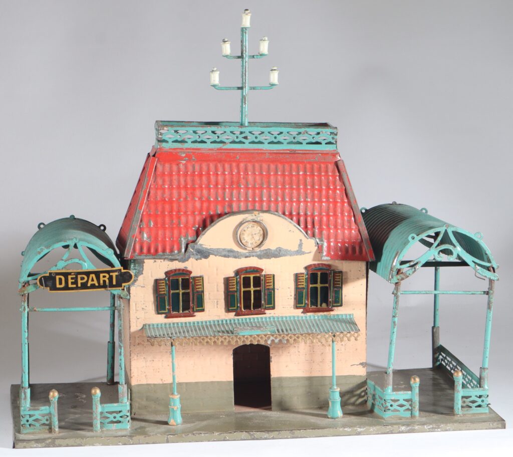 kallistoys-auctions-auktionen-antique-vintage-toys-antik-historisch-spielzeug-faivre-f-v-france-spur-0-tinplate-blech-railway-station-large-bahnhof-gross-gare-grande-1a