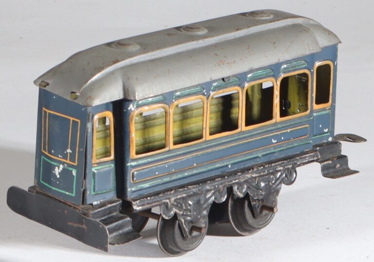 kallistoys-auctions-auktionen-antique-vintage-toys-antik-historisch-spielzeug-issmayer-jaj-germany-spur-0-tinplate-blech-incline-railway-novelty-personenwagen-blau-f5594-1h