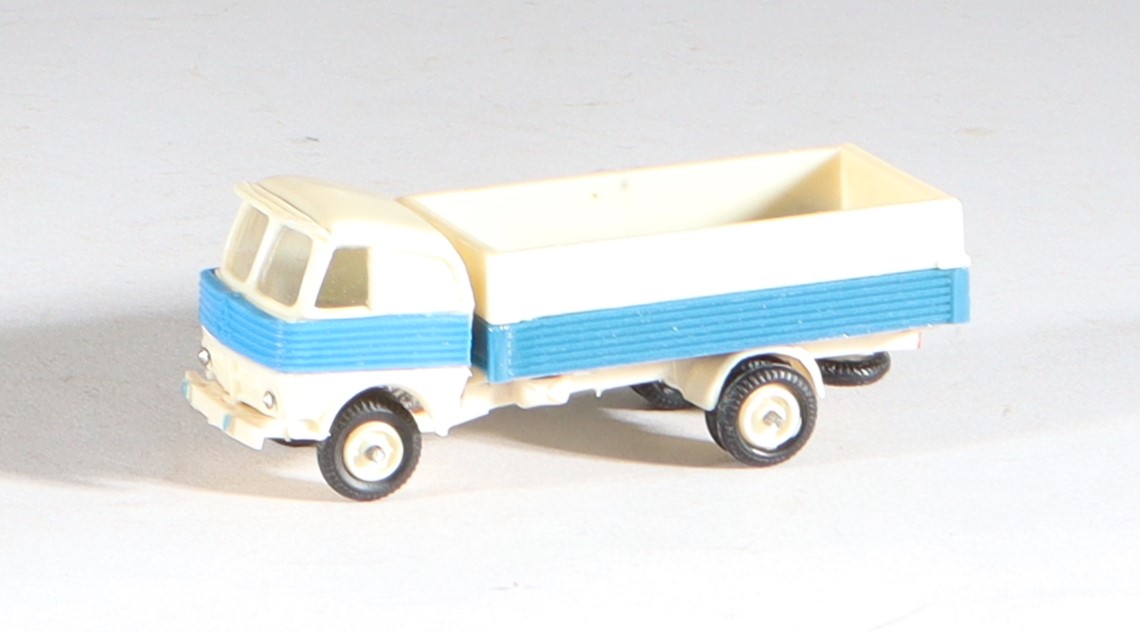 kallistoys-auctions-auktionen-antique-vintage-toys-antik-historisch-spielzeug-anguplas-mini-cars-1-zu-86-pegaso-z-207-valla-alta-weiss-blau-7-1b