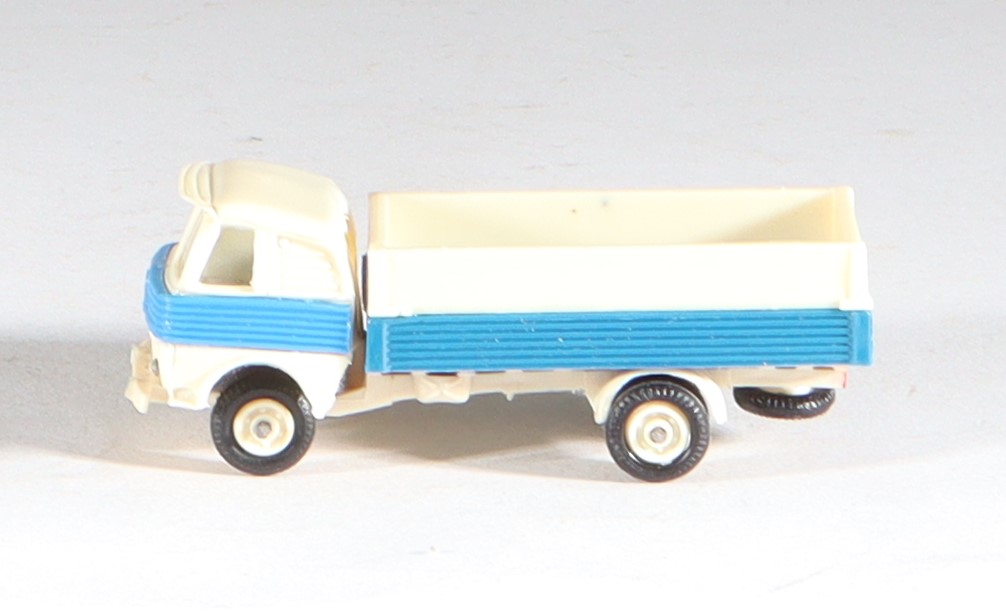 kallistoys-auctions-auktionen-antique-vintage-toys-antik-historisch-spielzeug-anguplas-mini-cars-1-zu-86-pegaso-z-207-valla-alta-weiss-blau-7-1d