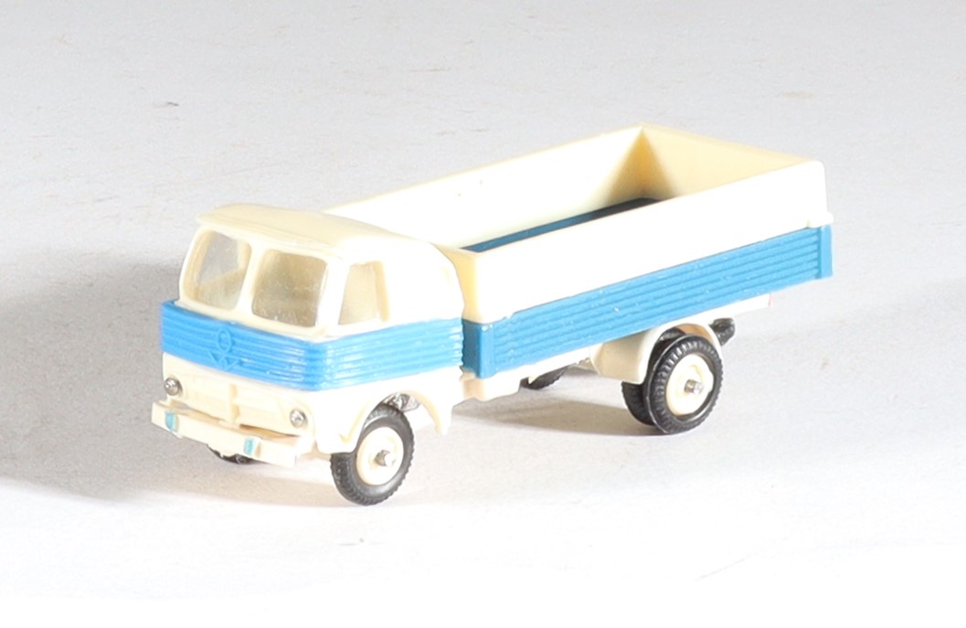 kallistoys-auctions-auktionen-antique-vintage-toys-antik-historisch-spielzeug-anguplas-mini-cars-1-zu-86-pegaso-z-207-valla-alta-weiss-blau-7-1e