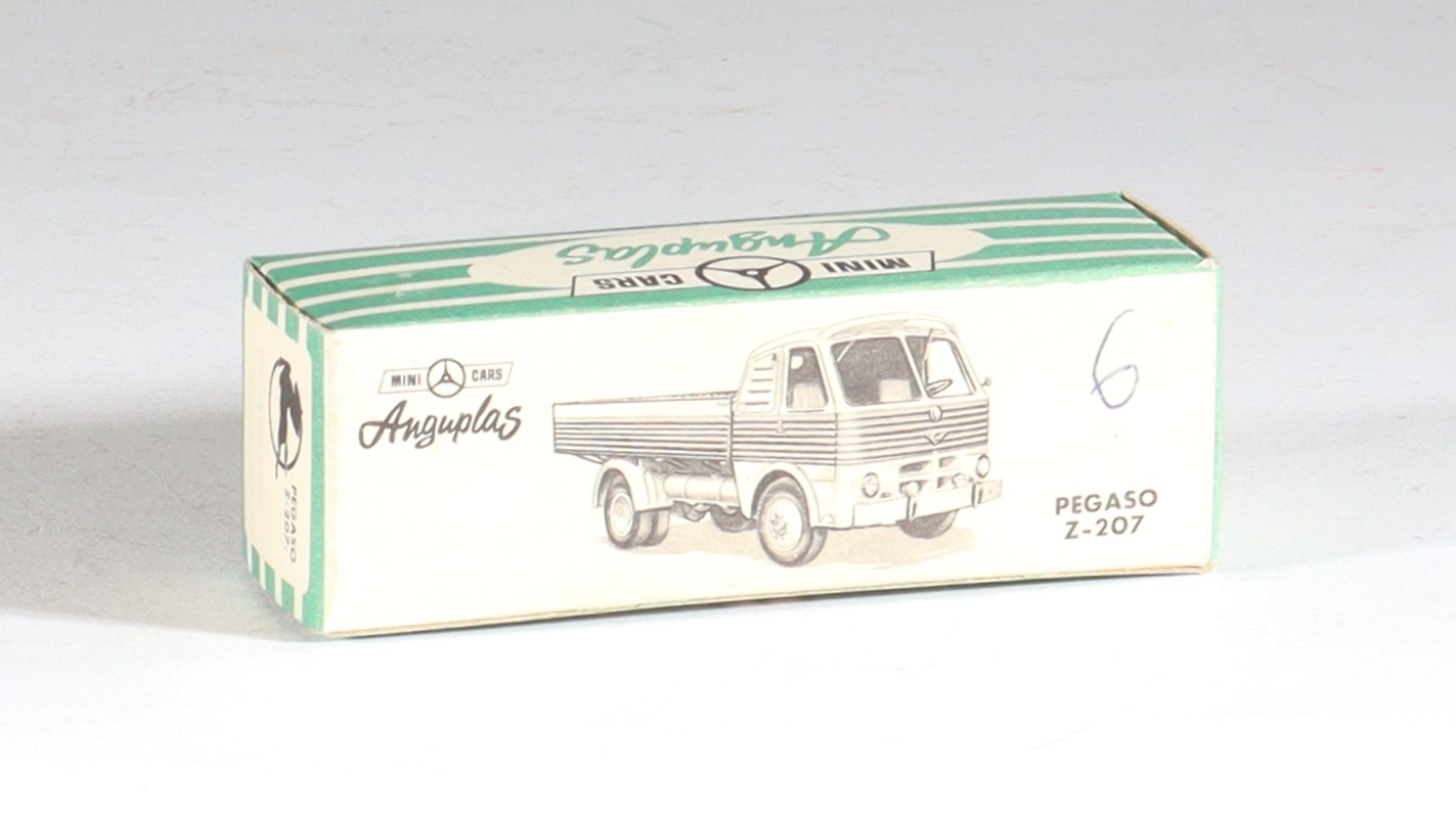 kallistoys-auctions-auktionen-antique-vintage-toys-antik-historisch-spielzeug-anguplas-mini-cars-1-zu-86-pegaso-z-207-valla-alta-weiss-rot-7-1a