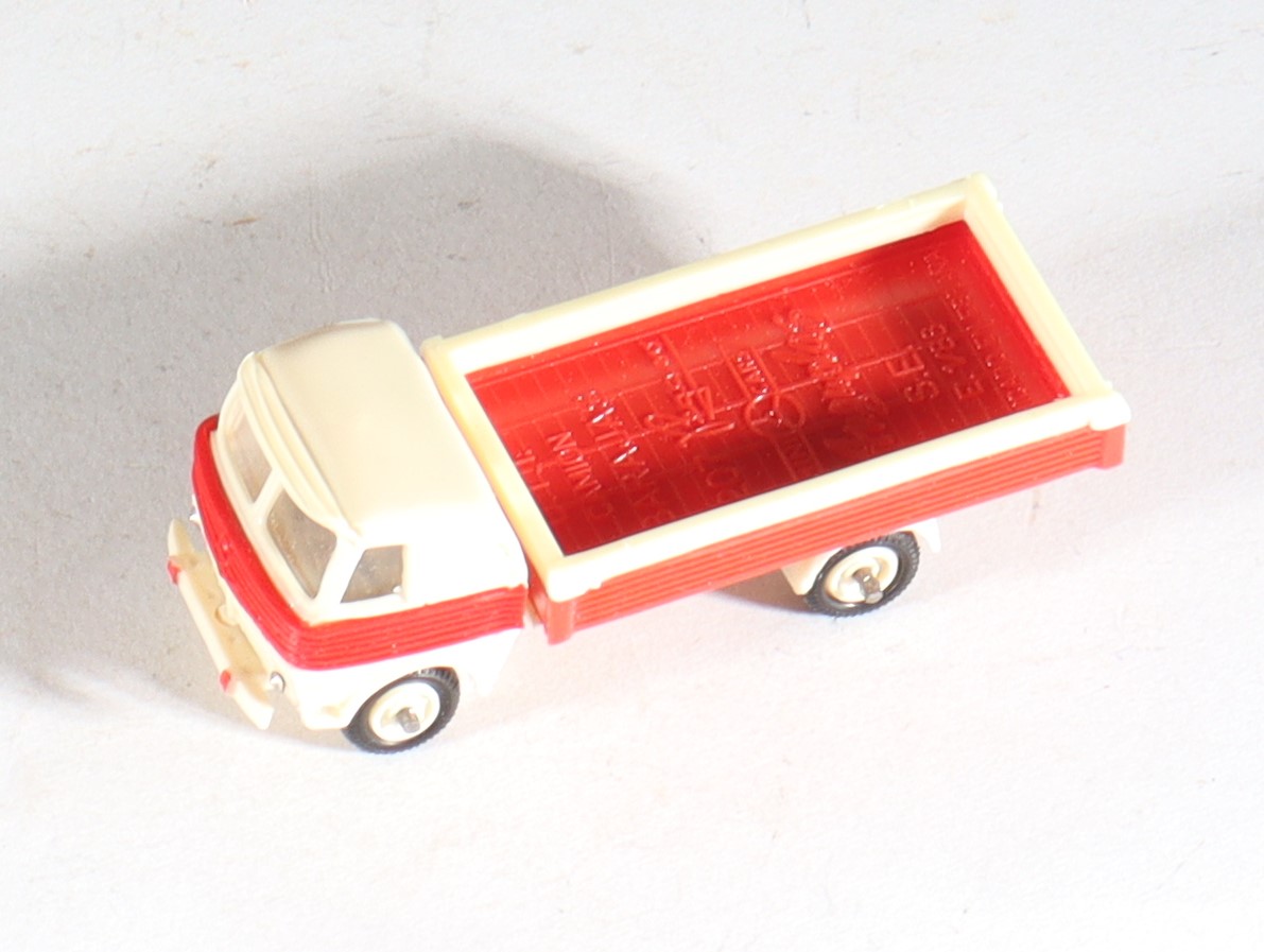 kallistoys-auctions-auktionen-antique-vintage-toys-antik-historisch-spielzeug-anguplas-mini-cars-1-zu-86-pegaso-z-207-valla-alta-weiss-rot-7-1c