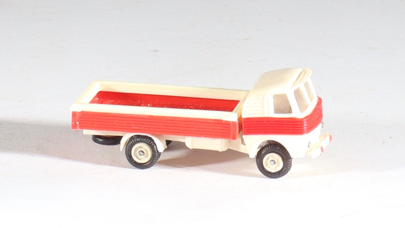 kallistoys-auctions-auktionen-antique-vintage-toys-antik-historisch-spielzeug-anguplas-mini-cars-1-zu-86-pegaso-z-207-valla-alta-weiss-rot-7-1f