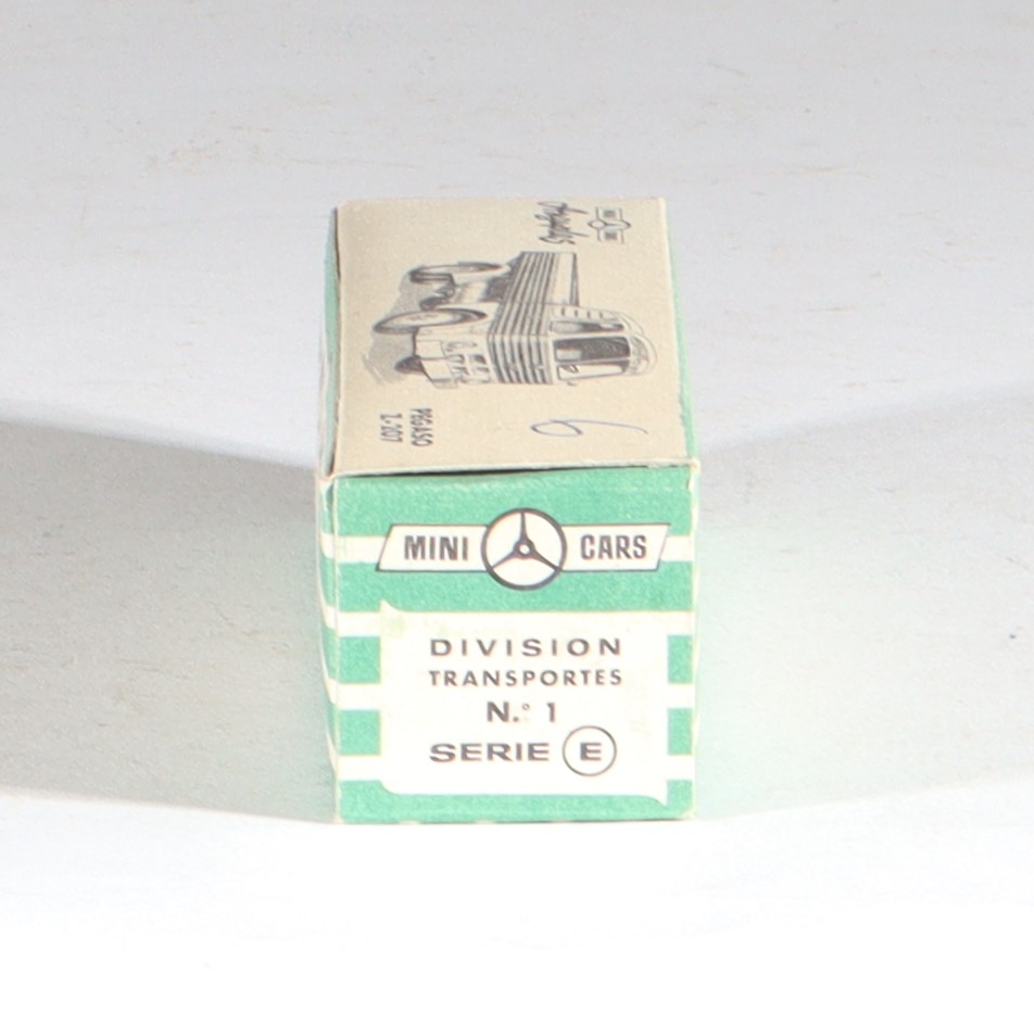 kallistoys-auctions-auktionen-antique-vintage-toys-antik-historisch-spielzeug-anguplas-mini-cars-1-zu-86-pegaso-z-207-valla-alta-weiss-rot-7-1k