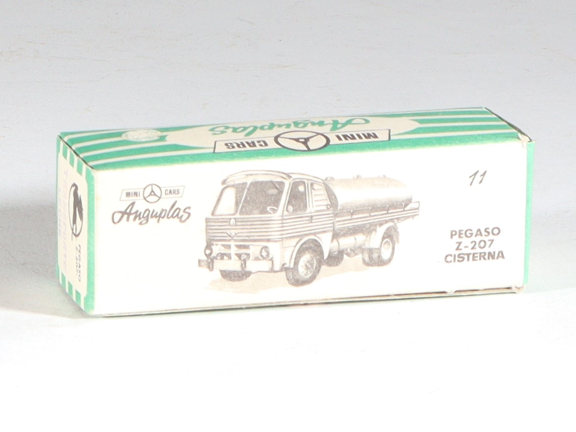 kallistoys-auctions-auktionen-antique-vintage-toys-antik-historisch-spielzeug-anguplas-mini-cars-1-zu-86-milchwagen-pegaso-cisterna-leche-weiss-11-1a