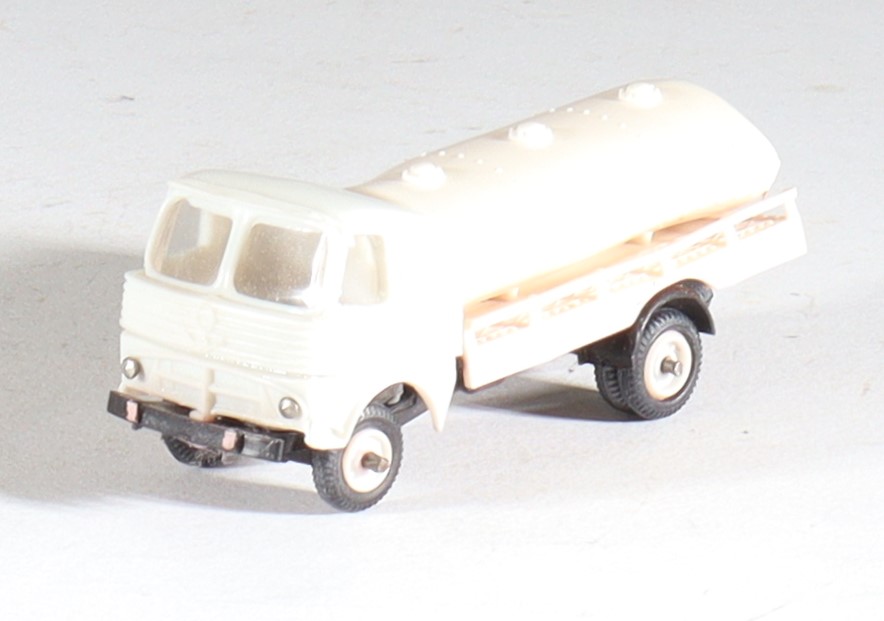 kallistoys-auctions-auktionen-antique-vintage-toys-antik-historisch-spielzeug-anguplas-mini-cars-1-zu-86-milchwagen-pegaso-cisterna-leche-weiss-11-1e