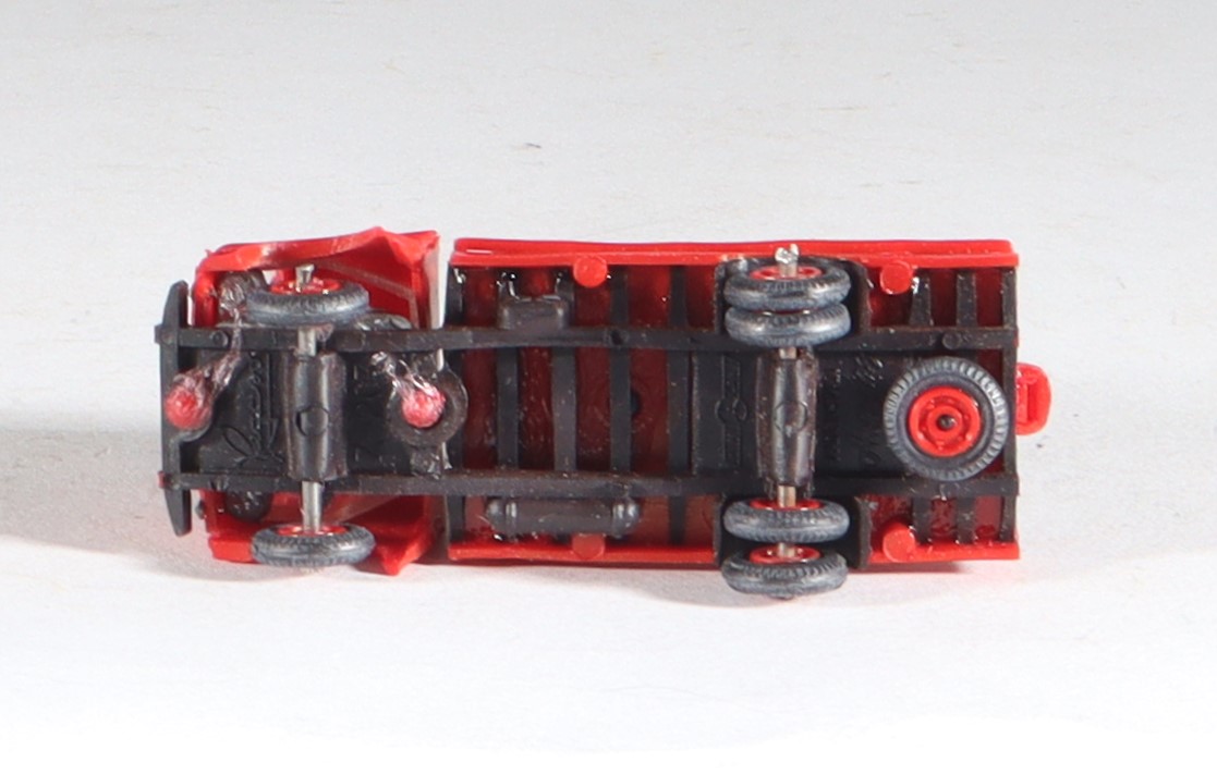 kallistoys-auctions-auktionen-antique-vintage-toys-antik-historisch-spielzeug-anguplas-mini-cars-1-zu-86-tankwagen-pegaso-cisterna-gas-oil-campsa-rot-schwarz-12bis-1i