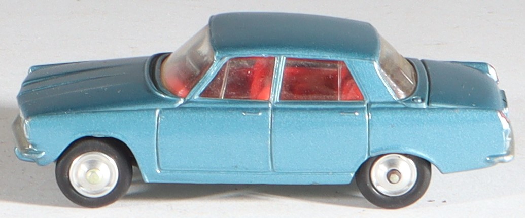 kallistoys auctions auktionen-antique vintage toys-antik historisch spielzeug-corgi toys-england-1 to 43-diecast-car-auto-rover 2000-bluemetallic-252-1c kallistoys-auctions-auktionen-antique-vintage-toys-antik-historisch-spielzeug-corgi-toys-england-1-to-43-diecast-car-auto-rover-2000-bluemetallic-252-1c