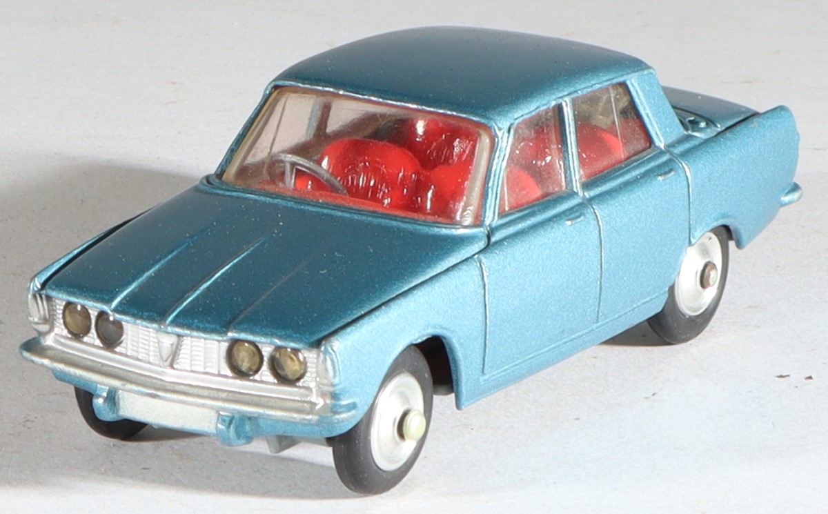 kallistoys auctions auktionen-antique vintage toys-antik historisch spielzeug-corgi toys-england-1 to 43-diecast-car-auto-rover 2000-bluemetallic-252-1d kallistoys-auctions-auktionen-antique-vintage-toys-antik-historisch-spielzeug-corgi-toys-england-1-to-43-diecast-car-auto-rover-2000-bluemetallic-252-1d