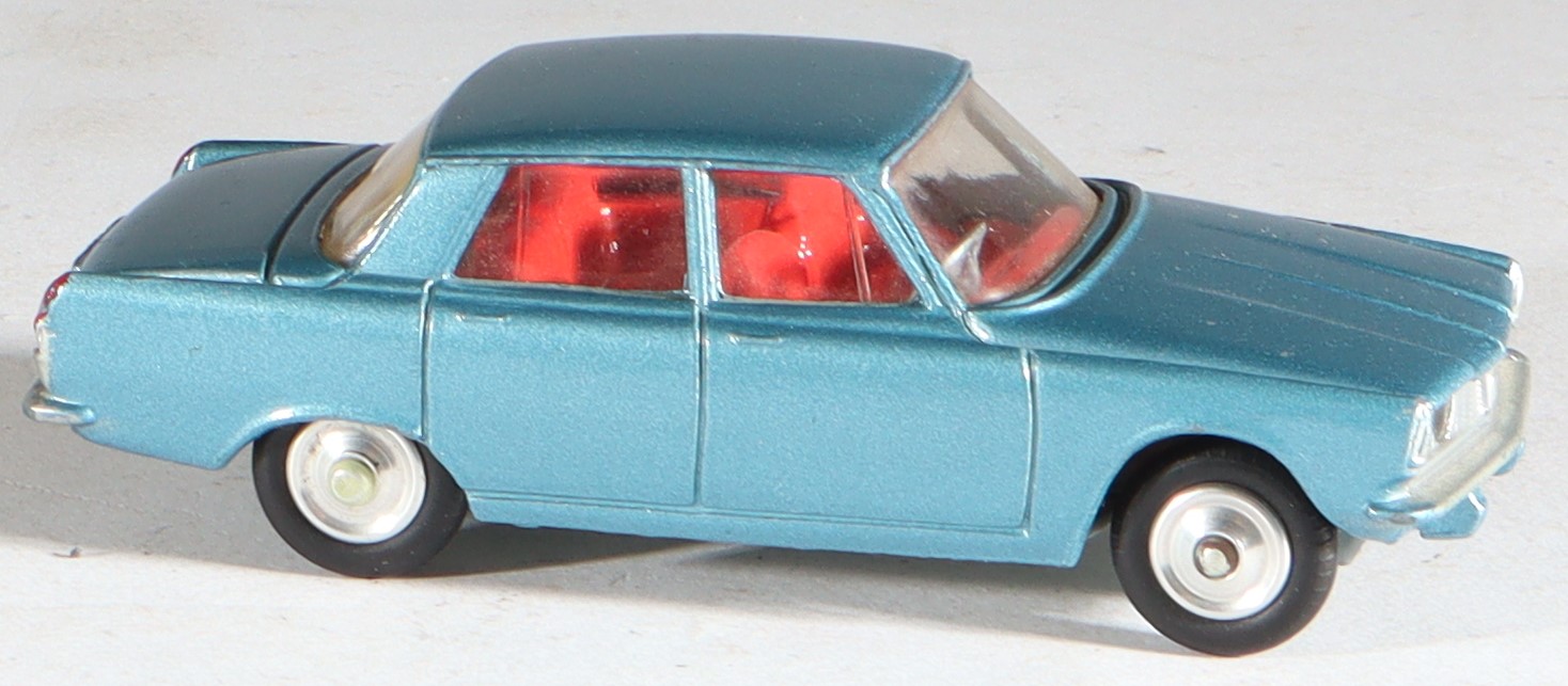 kallistoys auctions auktionen-antique vintage toys-antik historisch spielzeug-corgi toys-england-1 to 43-diecast-car-auto-rover 2000-bluemetallic-252-1e kallistoys-auctions-auktionen-antique-vintage-toys-antik-historisch-spielzeug-corgi-toys-england-1-to-43-diecast-car-auto-rover-2000-bluemetallic-252-1e