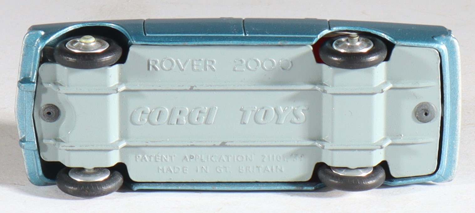 kallistoys auctions auktionen-antique vintage toys-antik historisch spielzeug-corgi toys-england-1 to 43-diecast-car-auto-rover 2000-bluemetallic-252-1h kallistoys-auctions-auktionen-antique-vintage-toys-antik-historisch-spielzeug-corgi-toys-england-1-to-43-diecast-car-auto-rover-2000-bluemetallic-252-1h