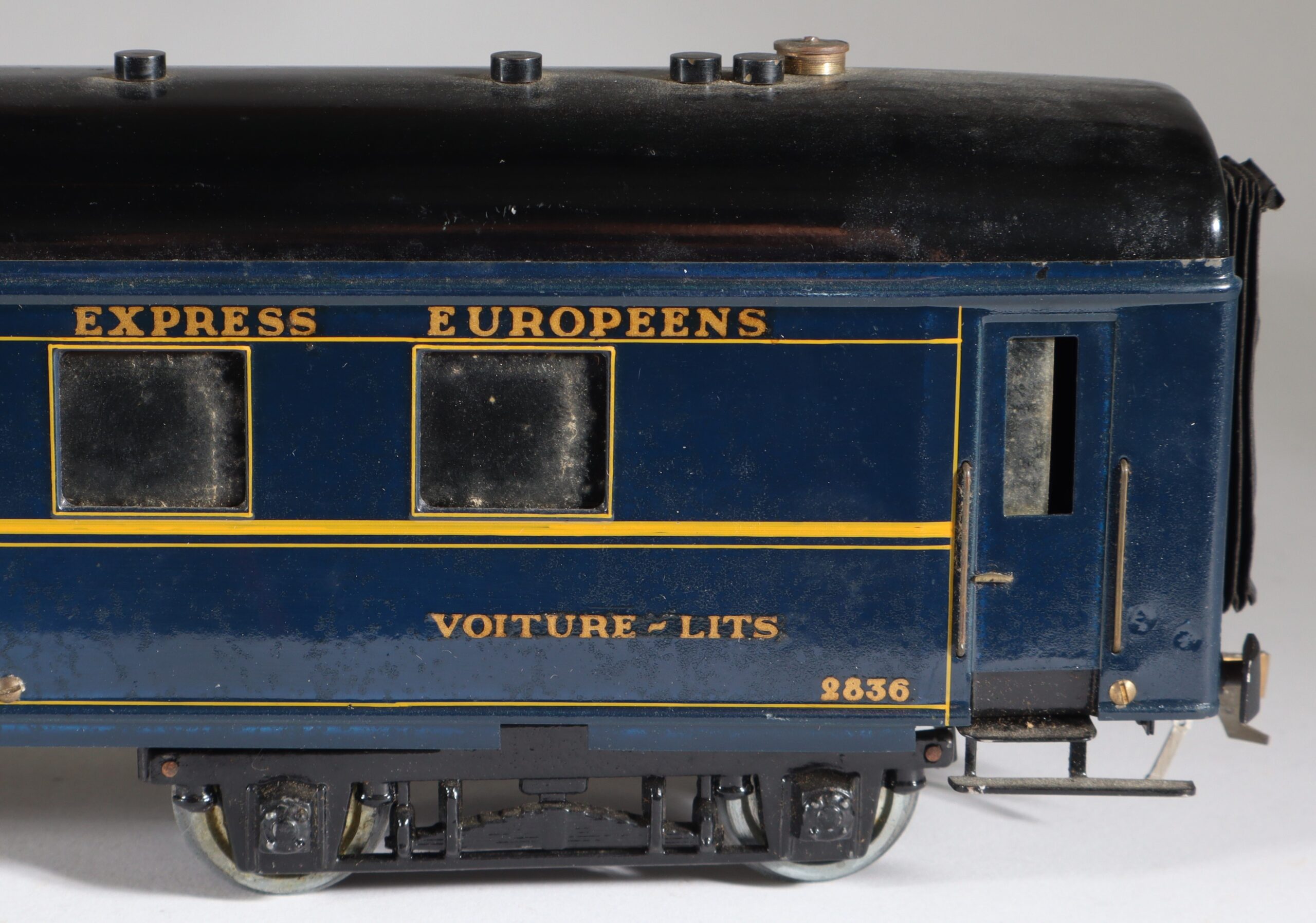 kallistoys auctions auktionen-antique vintage toys-antik historisch spielzeug-munier-france-spur 0-tinplate-blech-sleeping car-schlafwagen-ciwl-blau-54 cm-1d kallistoys-auctions-auktionen-antique-vintage-toys-antik-historisch-spielzeug-munier-france-spur-0-tinplate-blech-sleeping-car-schlafwagen-ciwl-blau-54-cm-1d