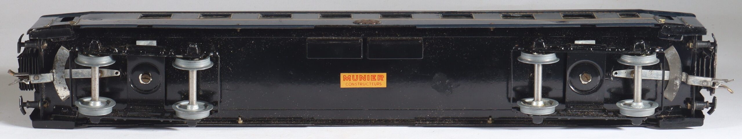 kallistoys auctions auktionen-antique vintage toys-antik historisch spielzeug-munier-france-spur 0-tinplate-blech-sleeping car-schlafwagen-ciwl-blau-54 cm-1h kallistoys-auctions-auktionen-antique-vintage-toys-antik-historisch-spielzeug-munier-france-spur-0-tinplate-blech-sleeping-car-schlafwagen-ciwl-blau-54-cm-1h