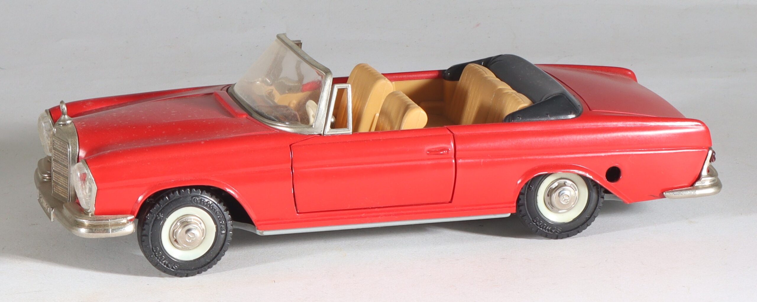 IMG_6300-1 Schuco Girato Mercedes-Benz 250 SE Convertible Tin Toy Car #4000 Red with Box