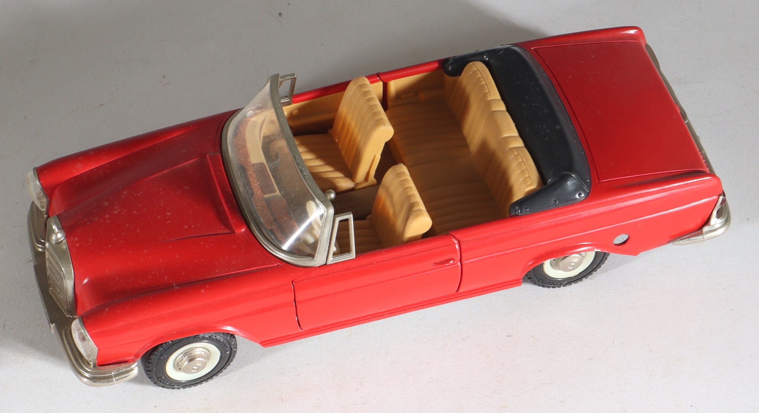 IMG_6301-1 Schuco Girato Mercedes-Benz 250 SE Convertible Tin Toy Car #4000 Red with Box