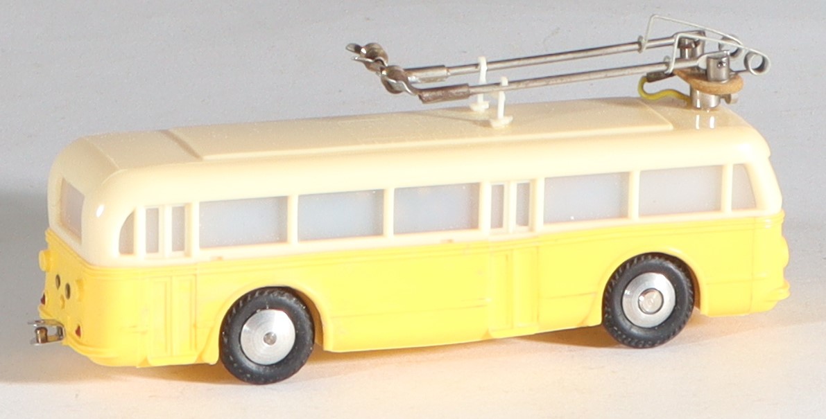 eheim-germany-spur h0-trolleybus-set-motorwagen-gelb-102bs-1g eheim-germany-spur-h0-trolleybus-set-motorwagen-gelb-102bs-1g