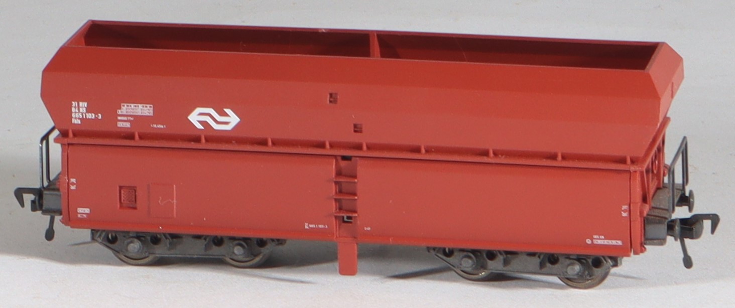 fleischmann-germany-spur h0-1 zu 87-hopper car-selbstentladewagen-nederlandse spoorwegen-konvolut-5750-1f fleischmann-germany-spur-h0-1-zu-87-hopper-car-selbstentladewagen-nederlandse-spoorwegen-konvolut-5750-1f