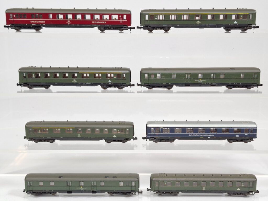 Fleischmann N gauge 1:160 lot with passenger cars with "skirts" German State Railways