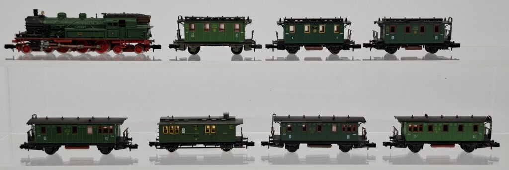 Arnold Spur N 1:160 Konvolut mit Dampflok wie BR 78 mit Personenwagen Länderbahn