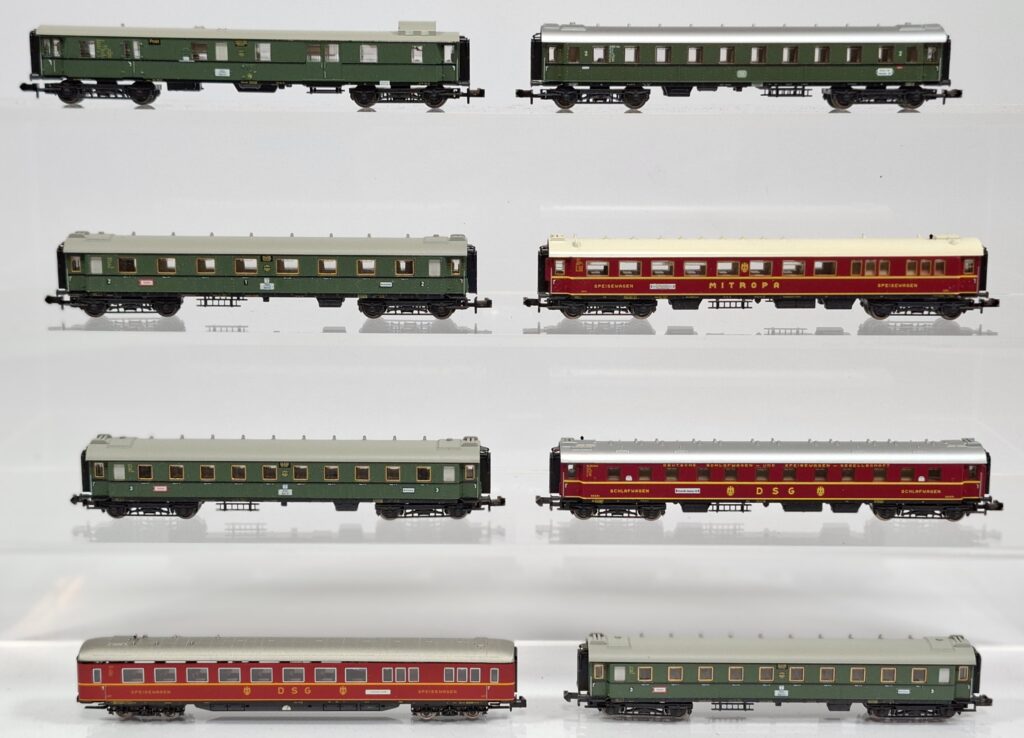 Minitrix N gaueg 1:160 lot with passenger cars and dining car MITROPA