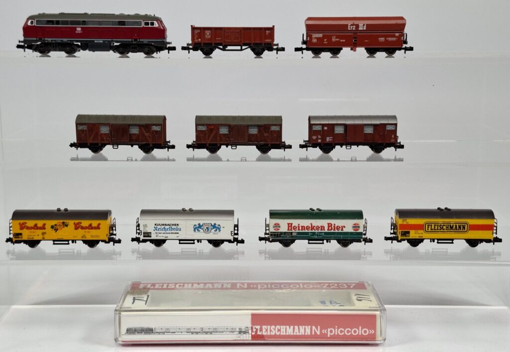 Fleischmann Spur N 1:160 Konvolut mit Diesellok BR 218 im OKT #7237 und Güterwagen