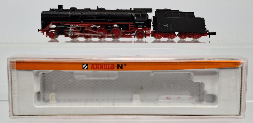 Arnold N gauge 1:160 steam loco BR 41 in OB