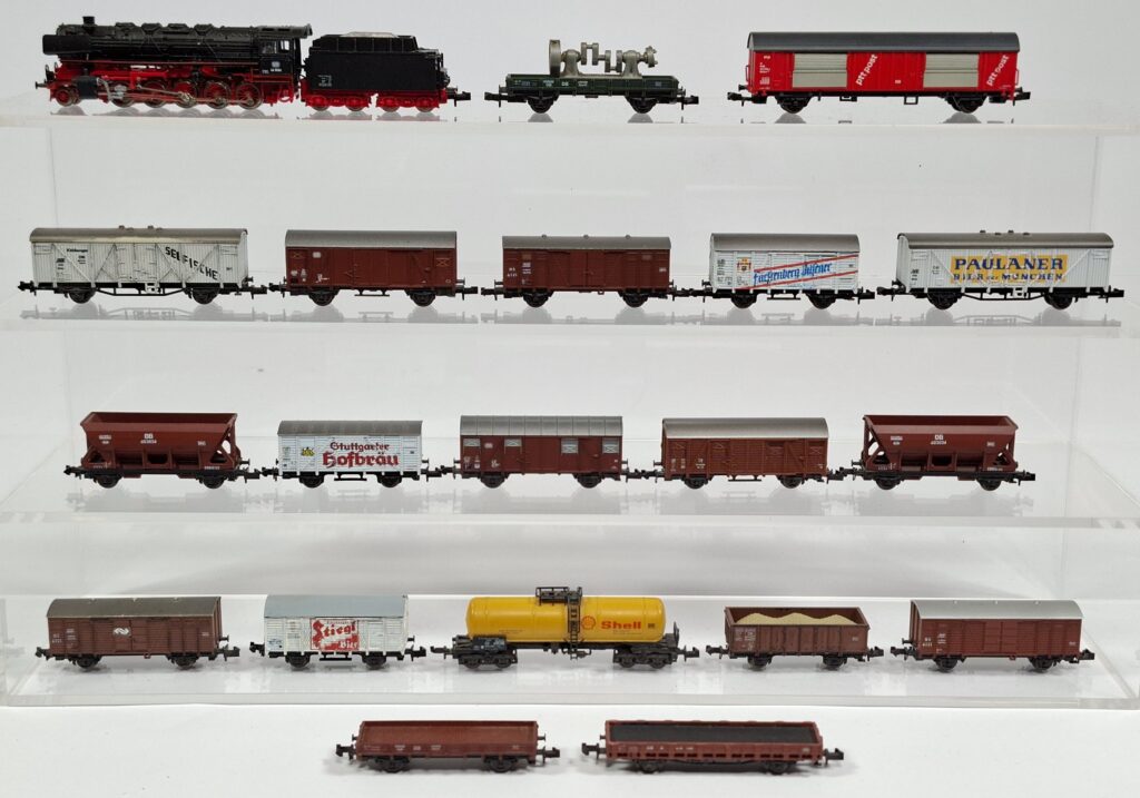Roco Spur N 1:160 Konvolut Dampflok BR 44 und Güterwagen