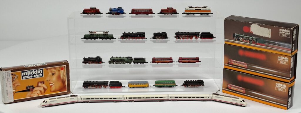 Marklin Z gauge 1:220 lot with many locos, partially in OB