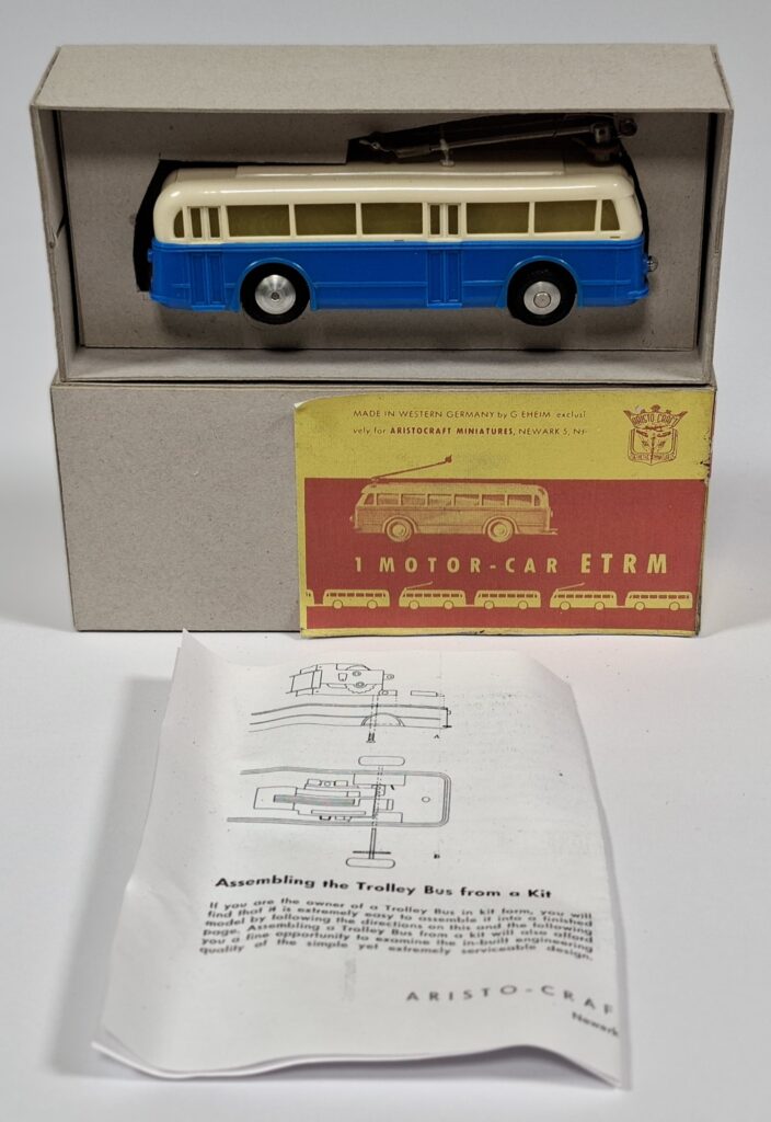 Aristo-Craft USA Export Version Spur H0 Trolleybus Motorwagen creme/blau im OKT '50er Jahre