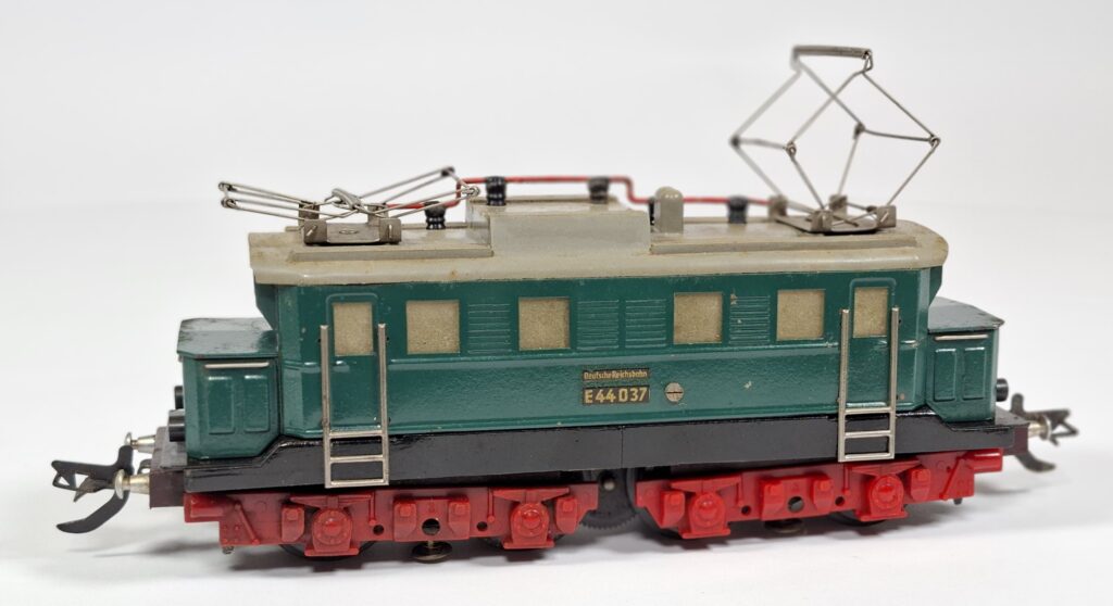 Zeuke DDR 0 gauge BR E44 electric loco, 1950s