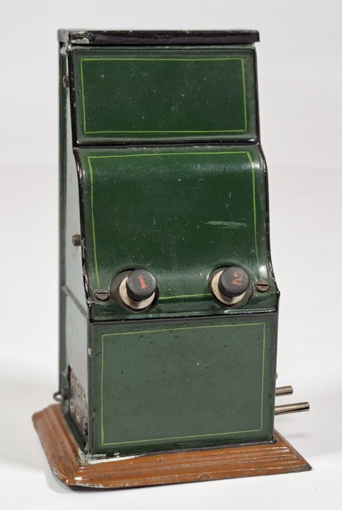 Märklin Spur 0 oder 1 Blech Stellwerk 2 Schalter Höhe 18 cm #3738