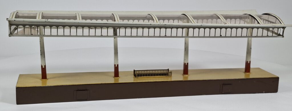 Märklin Spur 1 Blech Einsteigehalle #2077/1 '20er Jahre ohne Beleuchtung