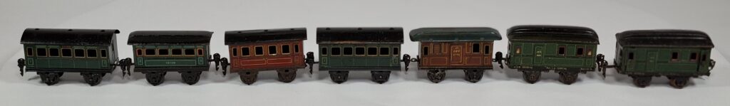 Märklin Spur 0 Blech Konvolut Personenwagen diverse u.a. mit J.E.V. Beschriftung '30er - '50er Jahre