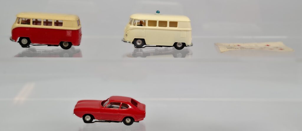 Faller AMS Slotcar Konvolut VW Bus und Krankenwagen und Ford Capri '60er Jahre
