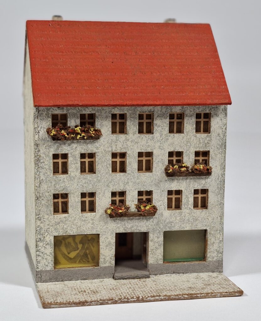 Creglinger Holzhaus vierstöckiges Stadthaus mit Geschäft #512 um 1955