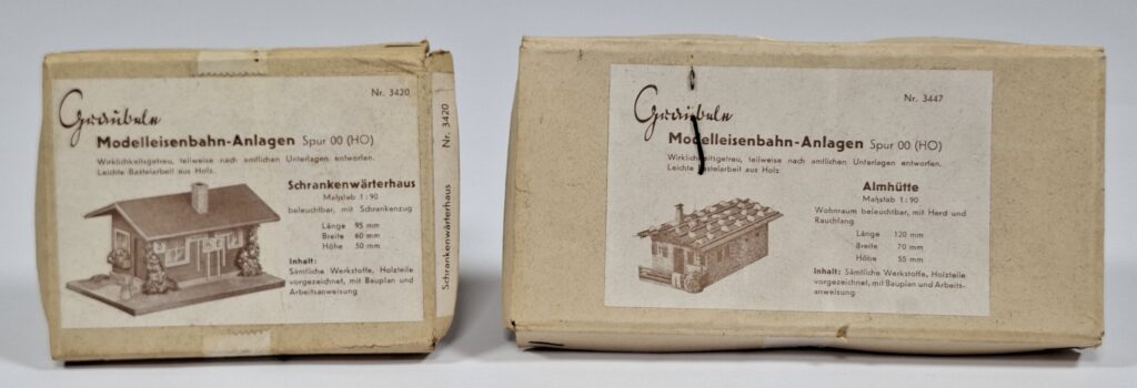 Graubele Holzhaus Konvolut von zwei Bausätzen im OKT Anfang '50er jahre