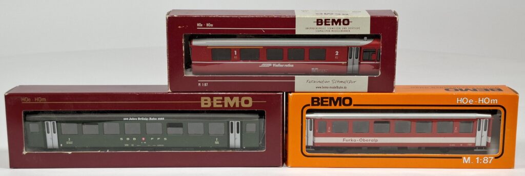 Bemo H0m 12mm gauge passenger and driving trailer car lot, Rhaetian Railway, in OB
