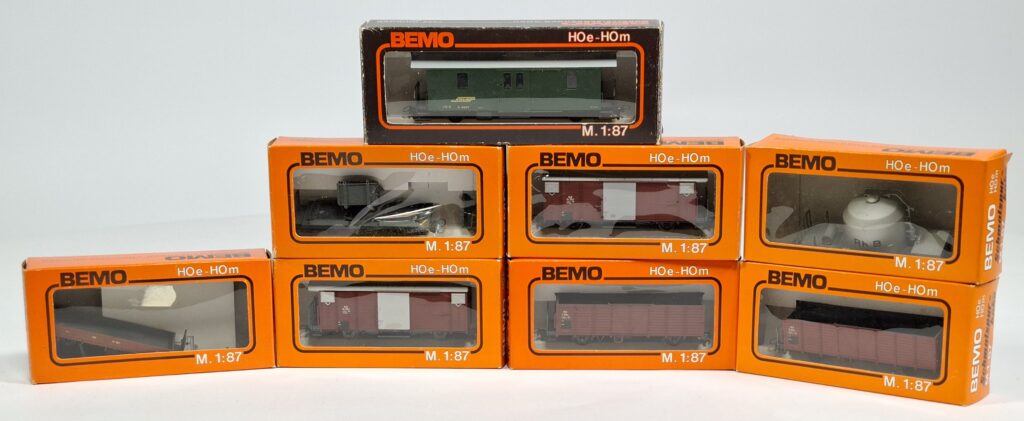 Bemo H0m 12mm gauge goods wagon lot, Rhaetian Railway, in OB