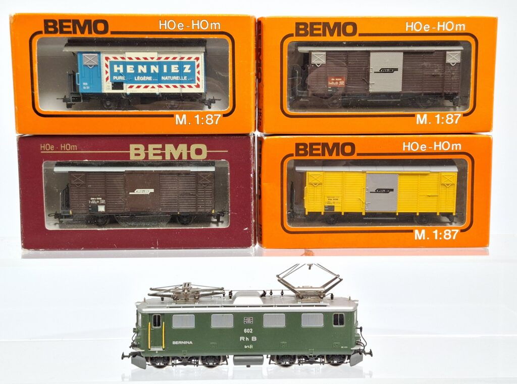 Bemo Spur H0m 12mm Elektrolok Ge 4/4 I Bernina und diversen Güterwagen Rhätische Bahn im OKT
