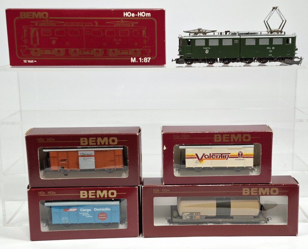 Bemo H0m 12mm gauge Ge 4/4 I Raetia electric loco and goods wagons, Rhaetian Railway, OB